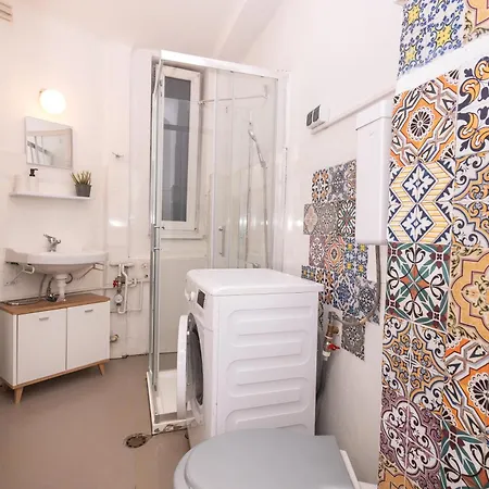 Apartment The Walter Salon Unirii - 3 Spacious And Self Check-in Bucharest