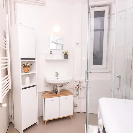 Apartment The Walter Salon Unirii - 3 Spacious And Self Check-in Bucharest