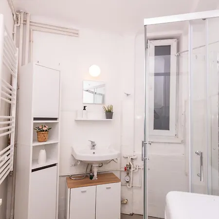 The Walter Salon Unirii - 3 Spacious And Self Check-in Apartment *