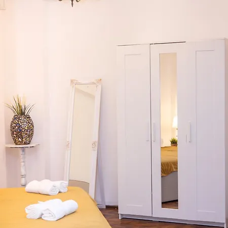 Διαμέρισμα The Walter Salon Unirii - 3 Spacious And Self Check-in Βουκουρέστι